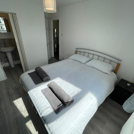 בירקנהד M&C Guest House מראה חיצוני תמונה
