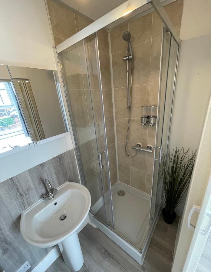 בירקנהד M&C Guest House מראה חיצוני תמונה