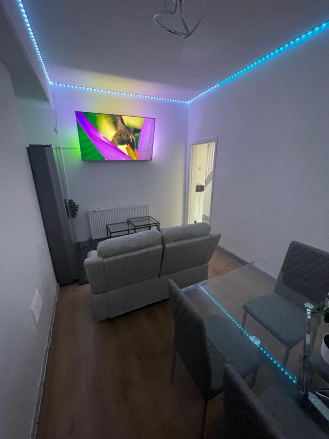 בירקנהד M&C Guest House מראה חיצוני תמונה
